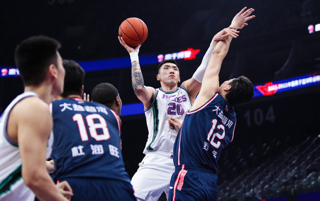 克里夫兰骑士官宣签约备战CBA季后赛Rookie连续十五场比赛得分超过失利，集结日金州勇士备战荷甲看傻球迷的简单介绍开云体育赛事直播